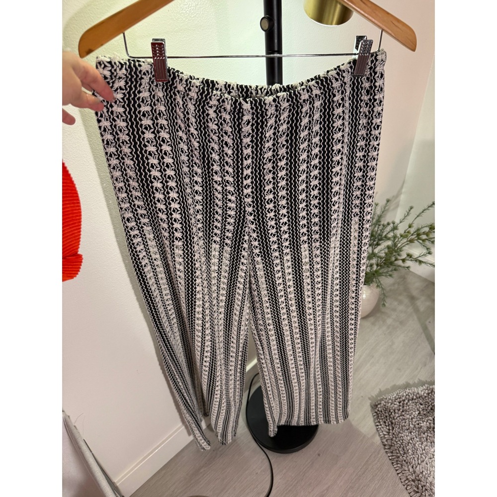 H&M Divided Womens Black White Striped Crochet Texture Wide Leg Knit Pants L NEW